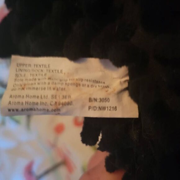 Aroma Home® Fuzzy Friends Cat Slippers - Picture 7 of 7